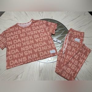 2 PC Casual fit, soft fabric. Color: Pinkish coral and white